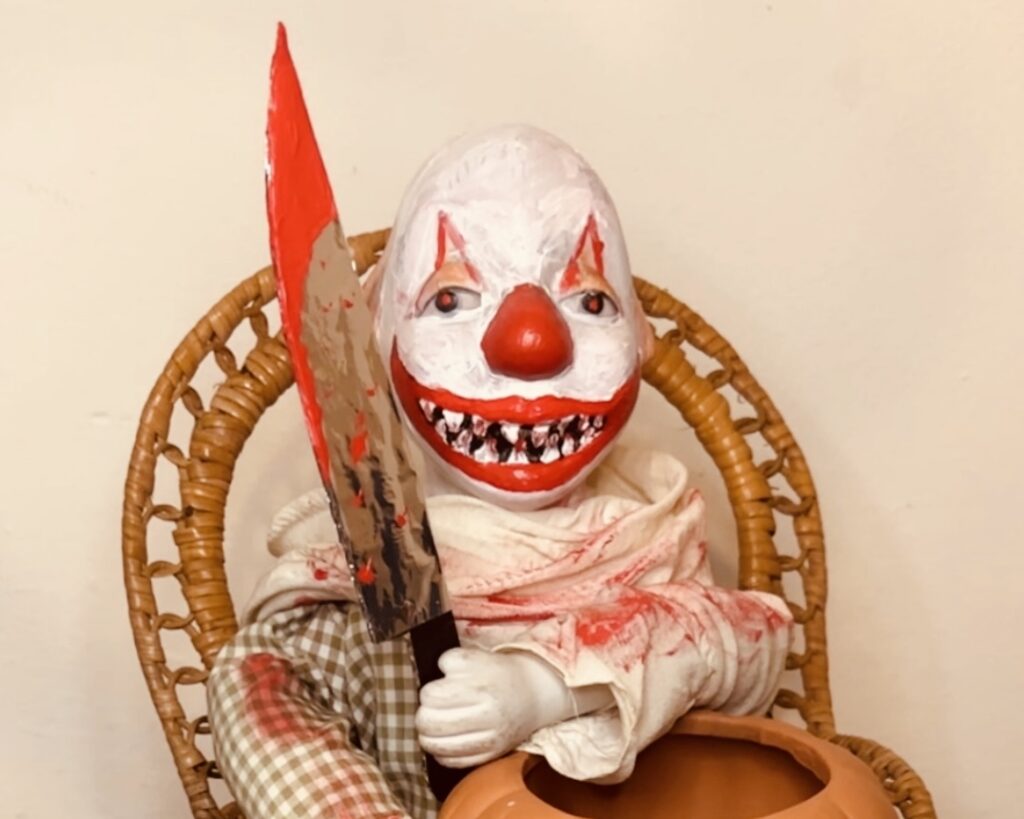 maak zelf een horror clown decoratie voor Halloween